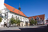 Kirche mit Rathaus